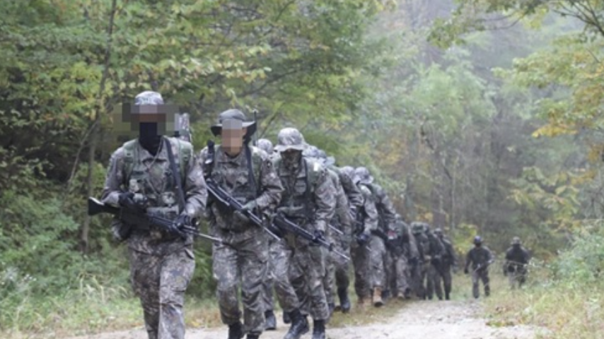 훈련소 산악 행군